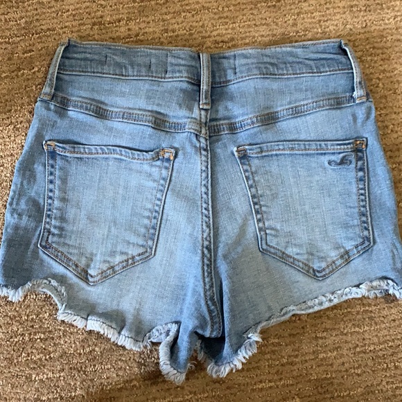 Hollister High Rise Jean Shorts - Picture 3 of 4